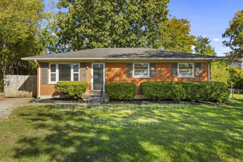 Lexington House: 2461 Mirahill Drive