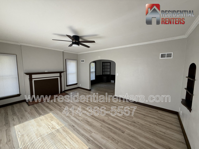 Milwaukee House: 3914 W Hampton Avenue