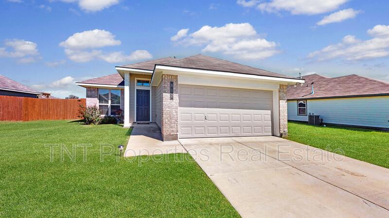 Navasota House: 812 Mockingbird Street