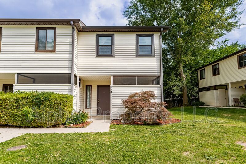 Taylors House: 132 Shockley St