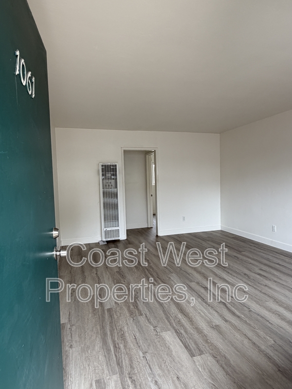 San Diego Condo: 1057-1063 1/2 Missouri St - 1061