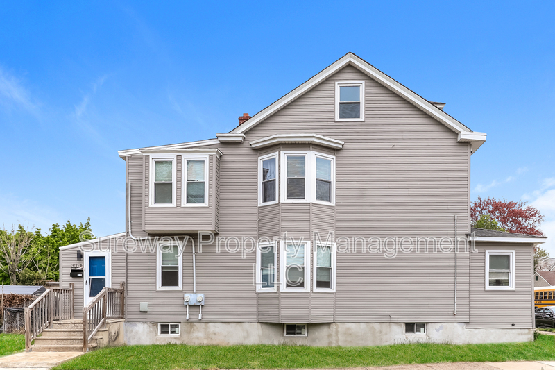 Hamilton Condo: 300 D'Arcy Ave
