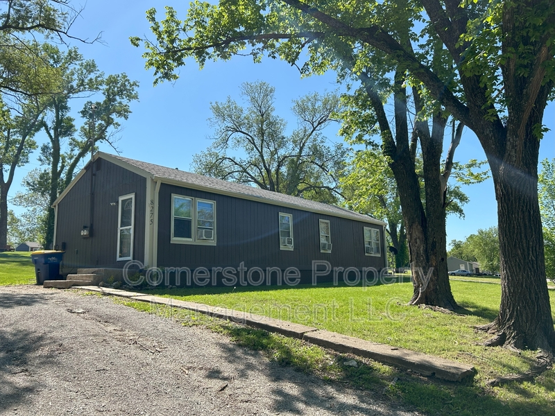 DeSoto House: 8275 Lakeview Drive