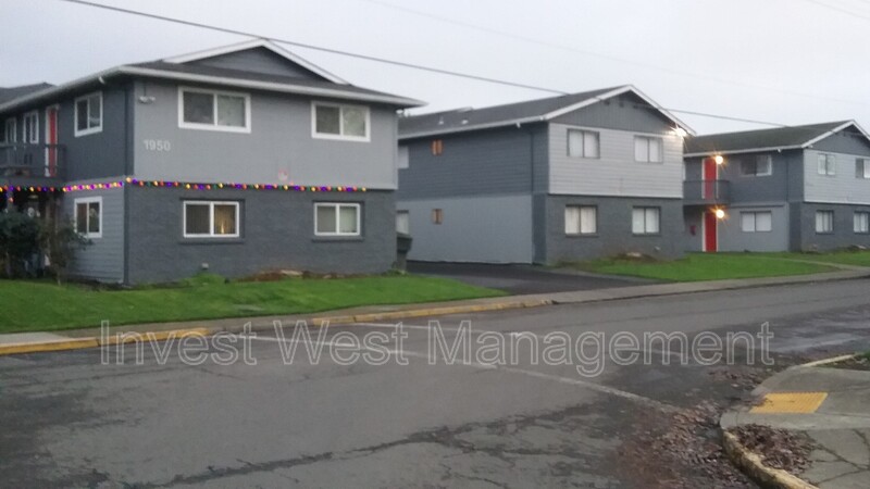 Longview Condo: 1950 33 Avenue
