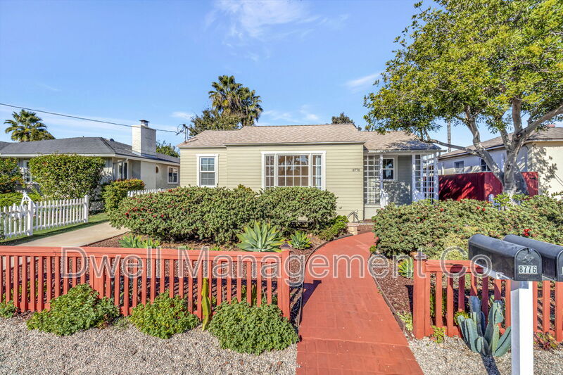 La Mesa House: 8776 Jefferson Ave