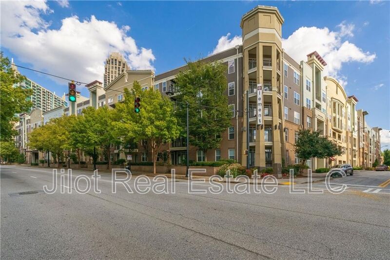 Atlanta Condo: 390 17th St NW