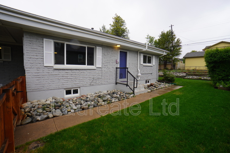 Littleton Condo: 2268 W Maplewood Ave