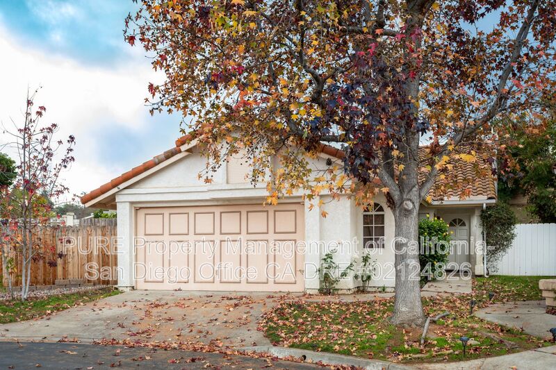 Escondido House: 649 Mustang Glen