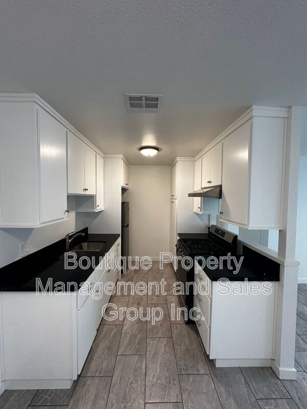 ANAHEIM House: 301 N TUSTIN AVENUE
