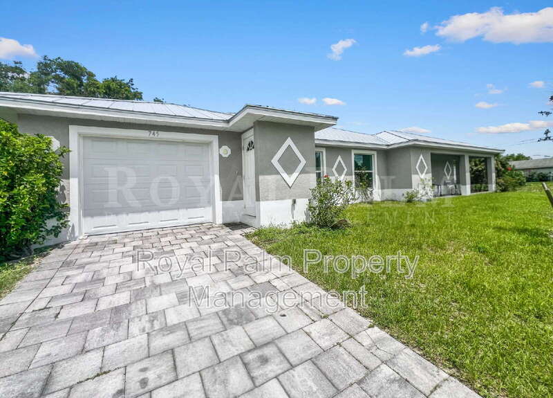Lehigh Acres Condo: 745 Harry Avenue South