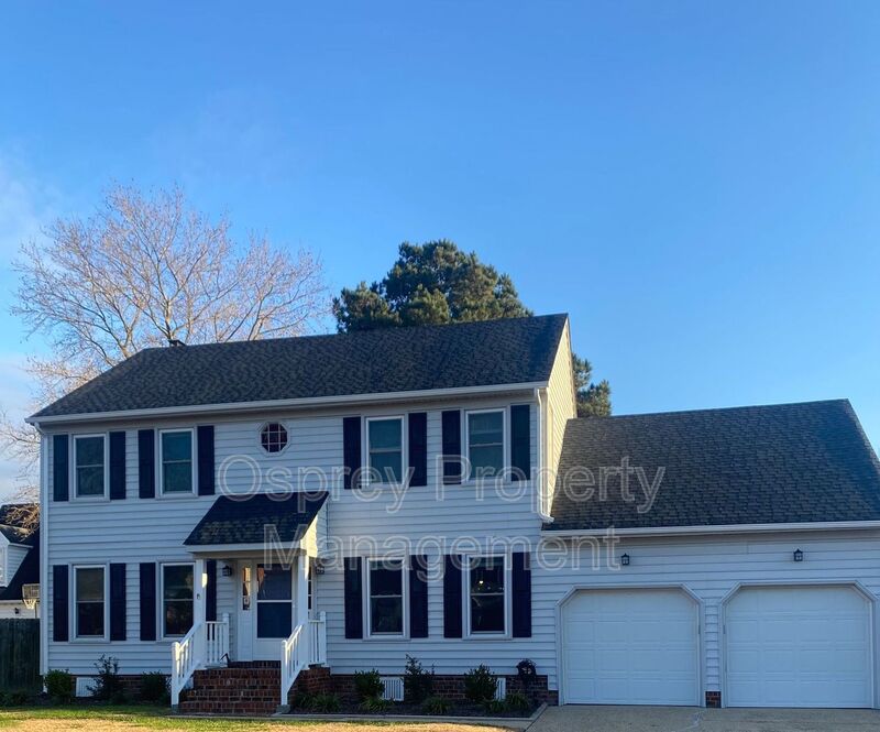 Stunning 4 bedroom with spacious finished room over the garage in Hickory School district. - Photo 1