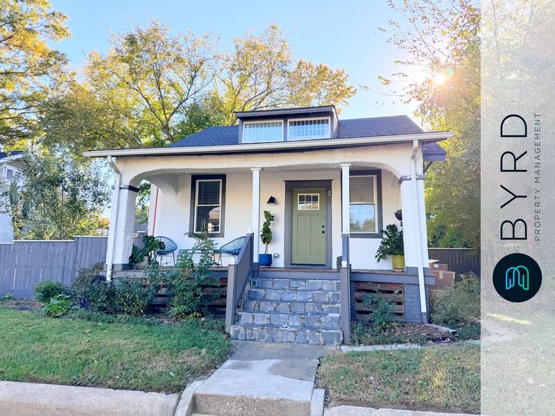 Richmond House: 3256 Cliff Ave
