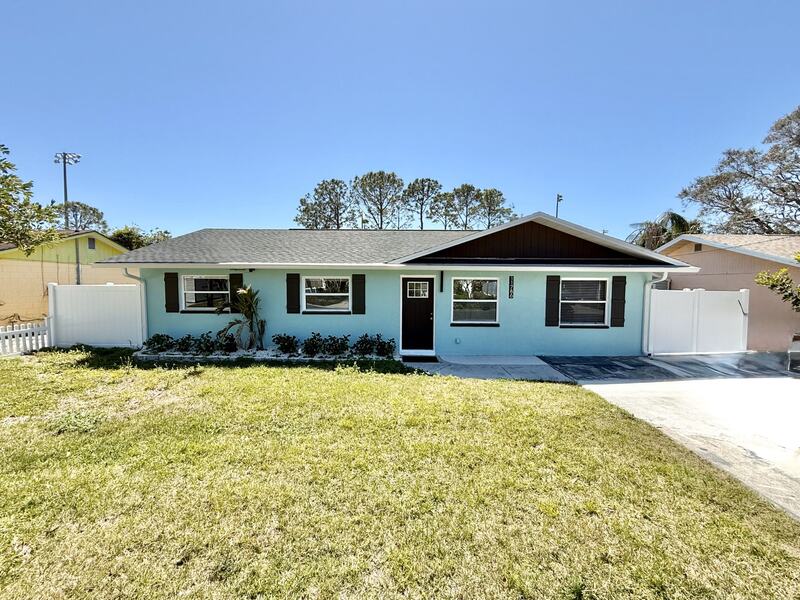 Largo House: 11786 126th Terrace