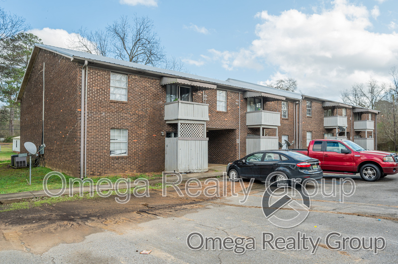Bessemer Apartment: 425 Oakwood Ave