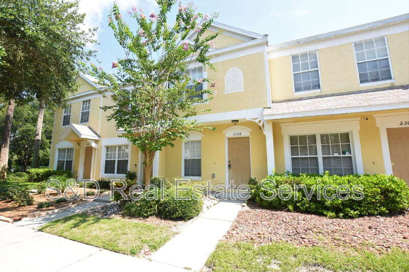 Brandon Townhome: 2308 Lake Woodberry Cir
