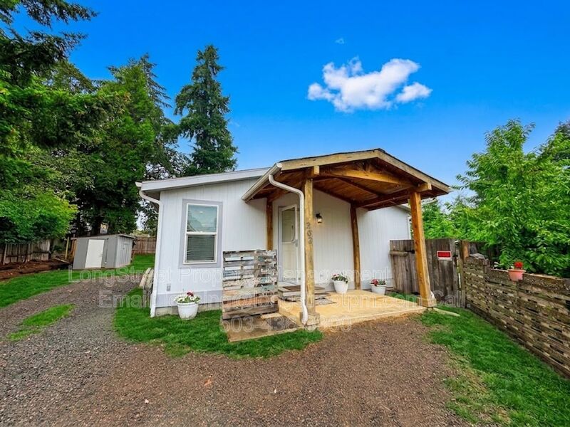 Philomath House: 209 N 9th St