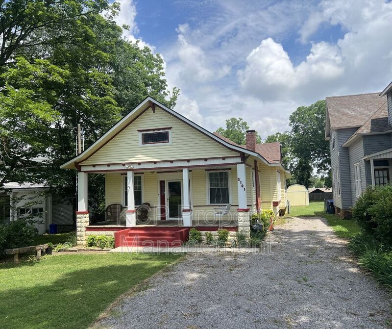 Fort Smith House: 3101 Park Avenue