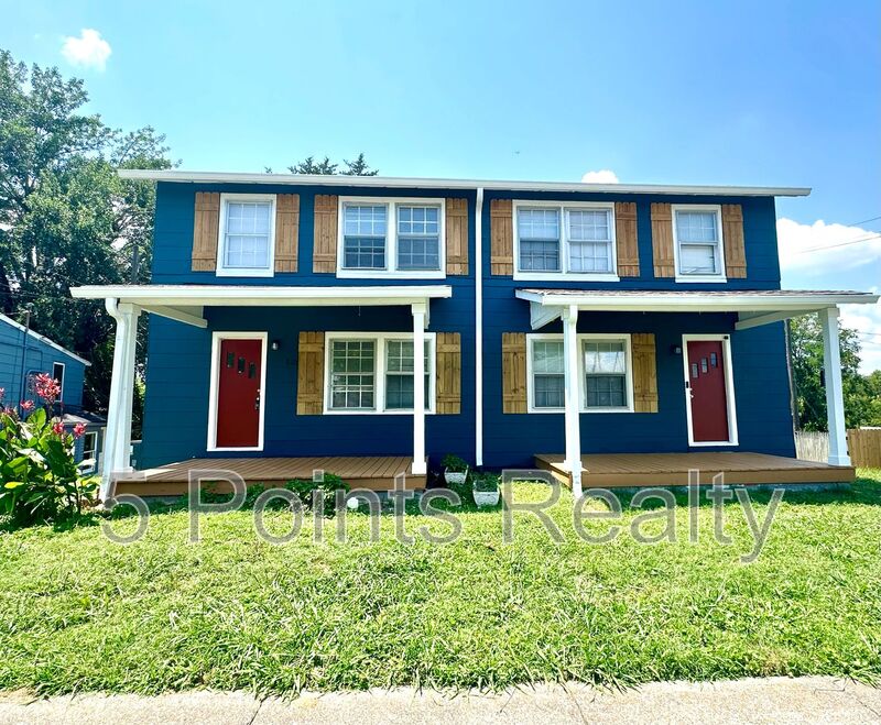 Old Hickory House: 130 Orchard Drive