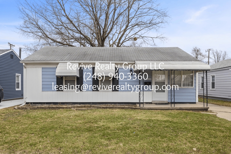 Warren House: 25630 Tecla Avenue