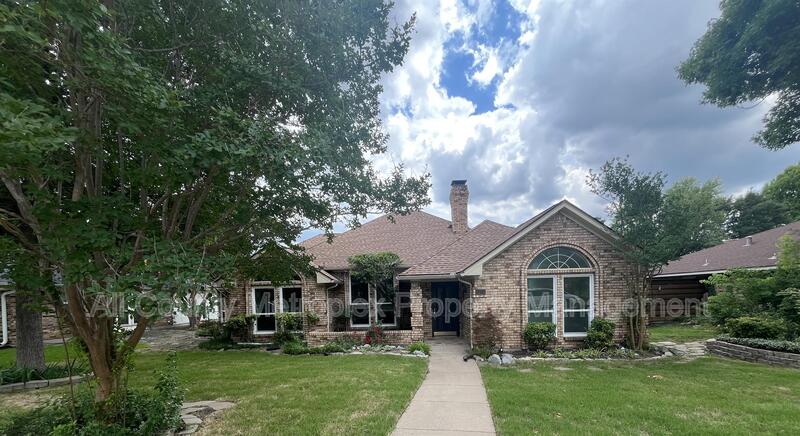Richardson House: 1404 Stoneboro Lane