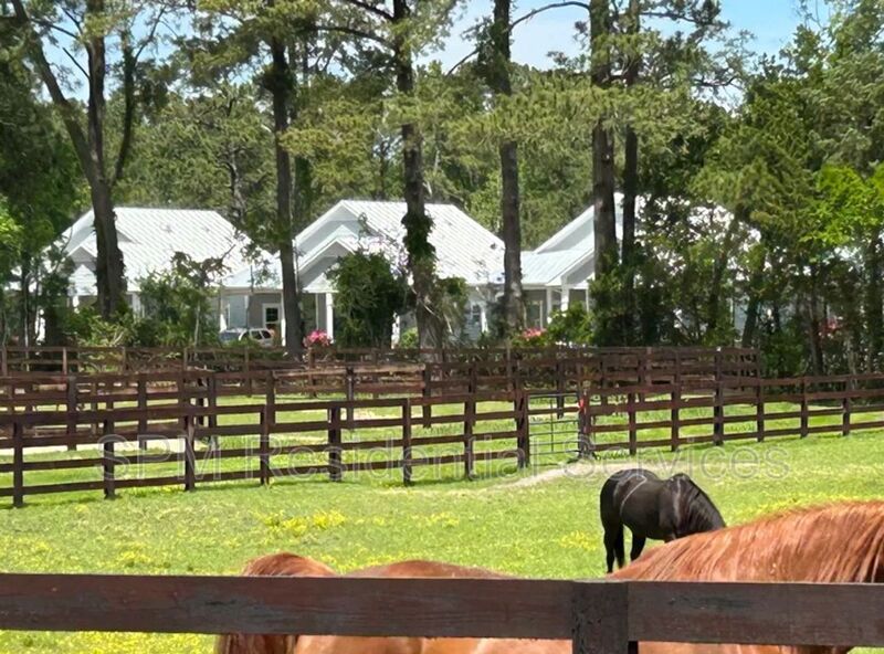 Wilmington House: 1428 Westprong Way