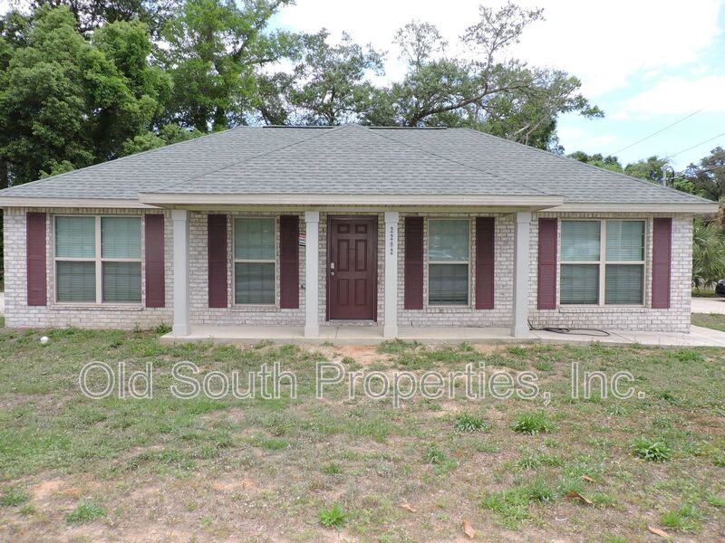 Pensacola House: 2202 N E St