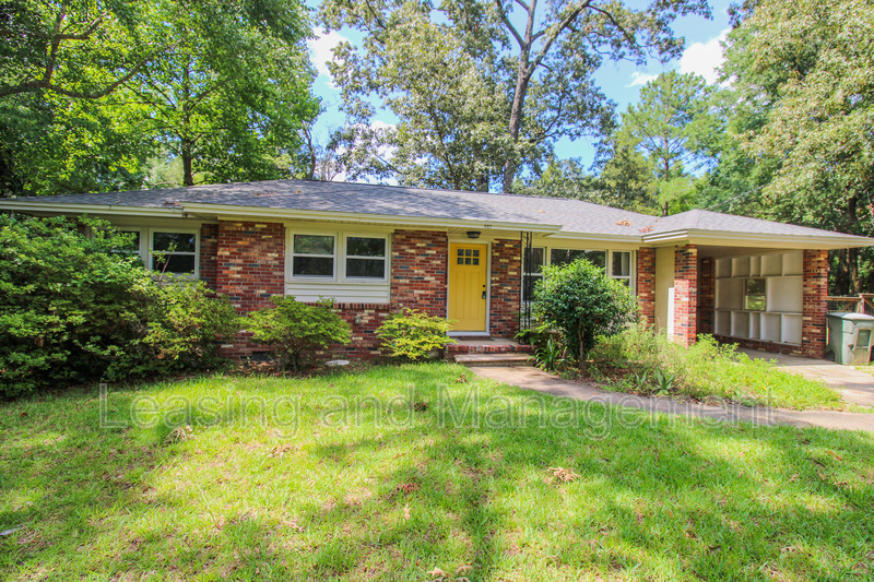 Hanahan House: 927 Holly Court