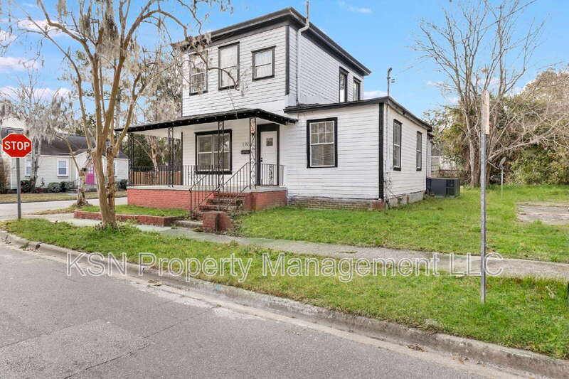 Savannah House: 1921 Reynolds Street