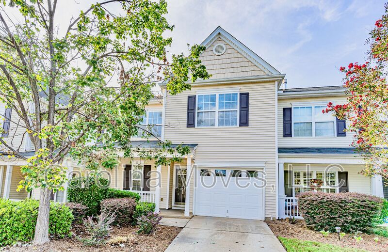 Simpsonville House: 302 Waycross Lane