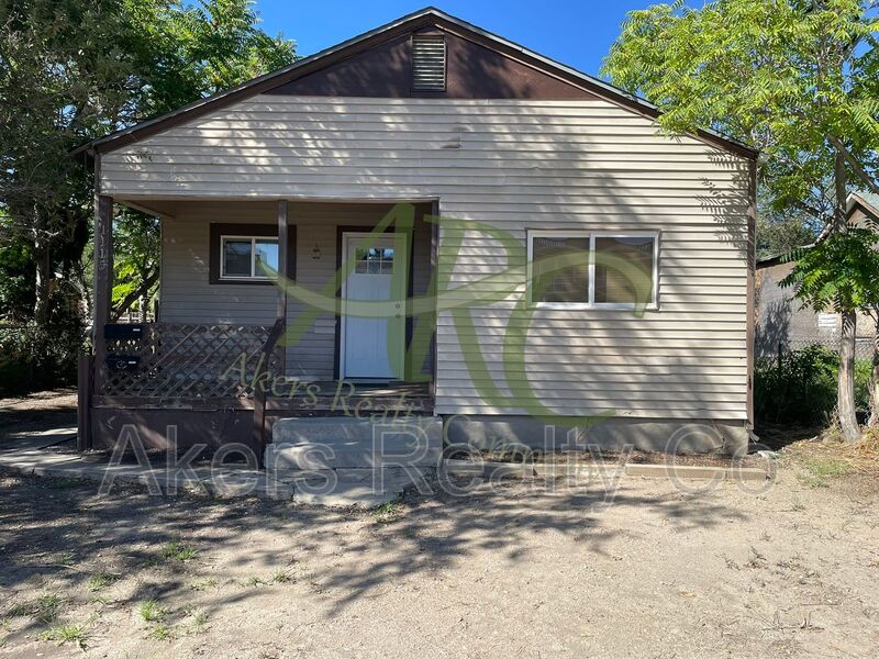 Pueblo House: 1115 E 6th St