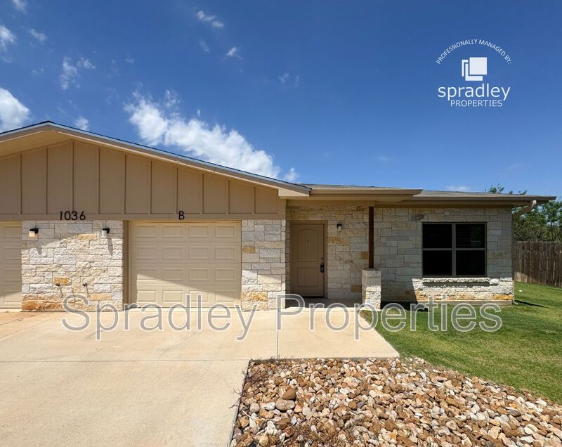 Belton Townhome: 1084B Hibiscus Dr