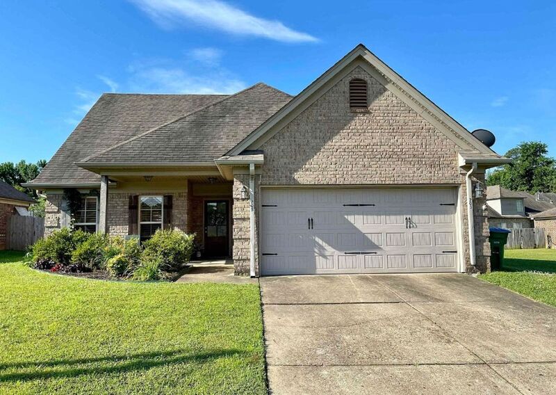 Munford House: 205 Hackberry Cove