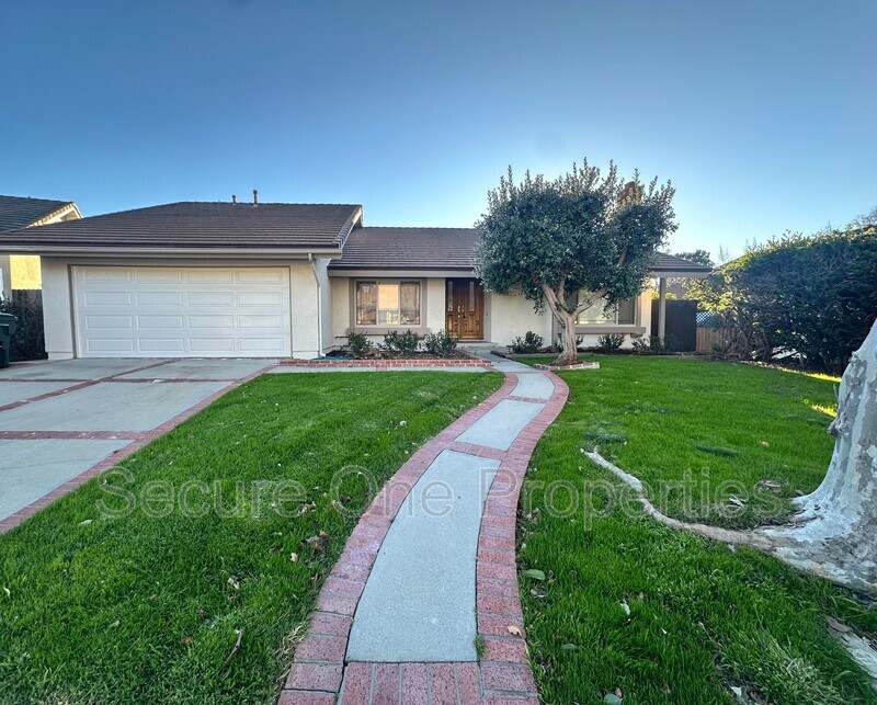Westlake Village House: 2738 W Appalachian Ct
