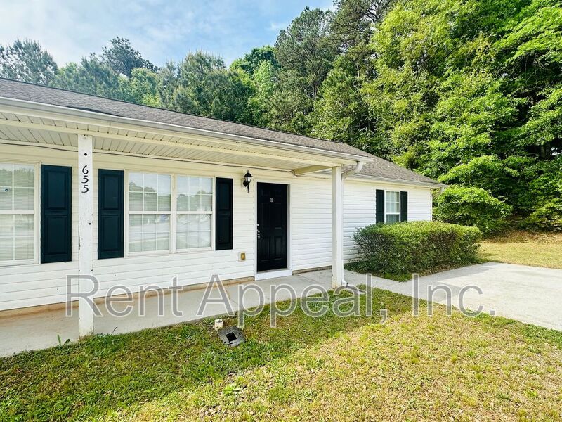 Monroe House: 655 Baron Dr-Unit B