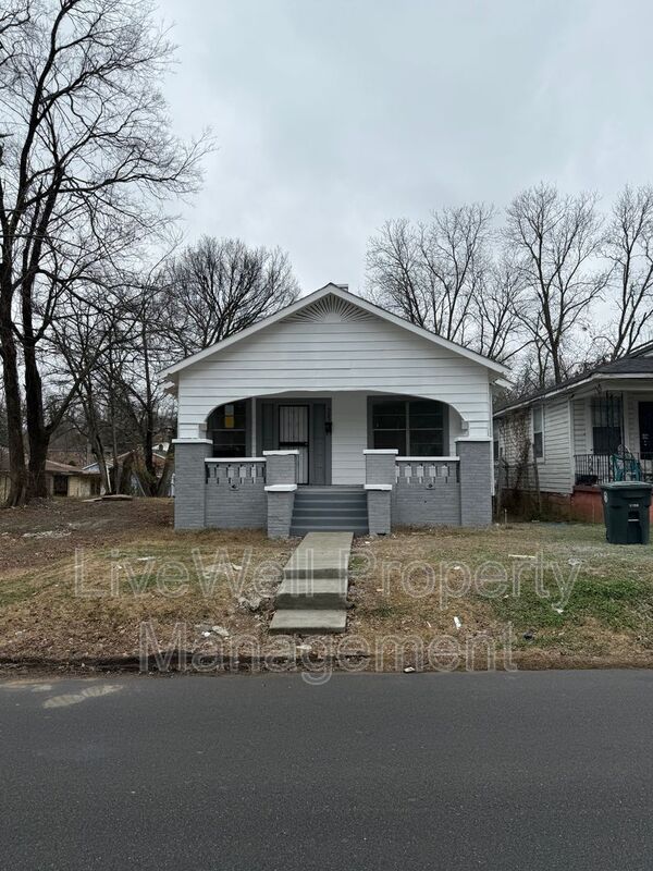 Birmingham House: 353 16th Ave N