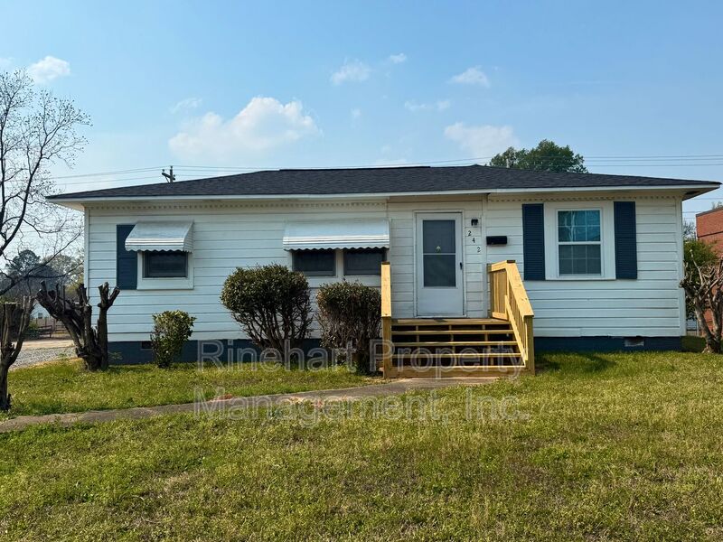 Rock Hill House: 242 South Cherry Road