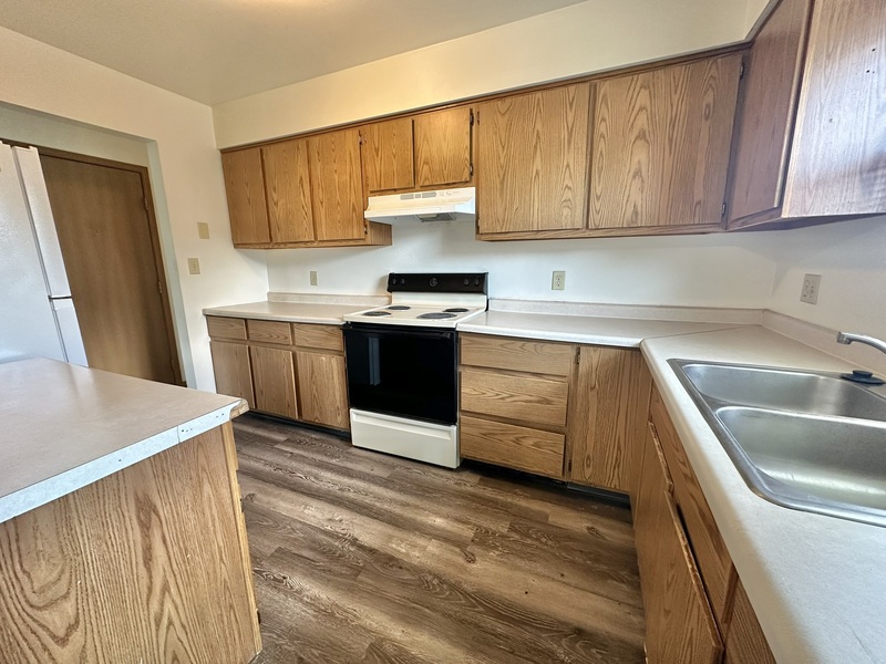 Neenah Condo: 320 Joseph St.