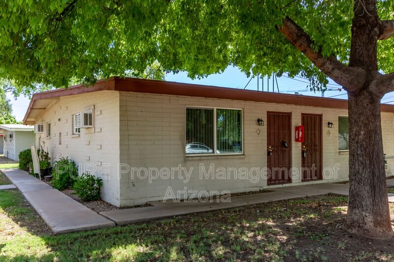 Tempe Townhome: 1002 S Mariana St