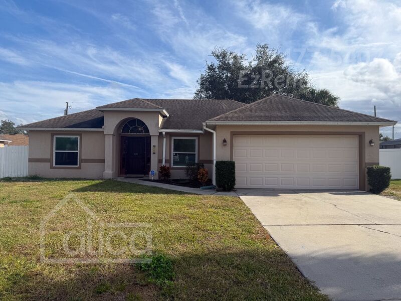Deltona House: 1143 Madura Dr