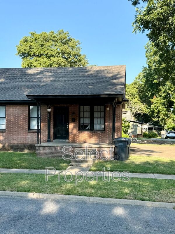Jonesboro Townhome: 717 Flint
