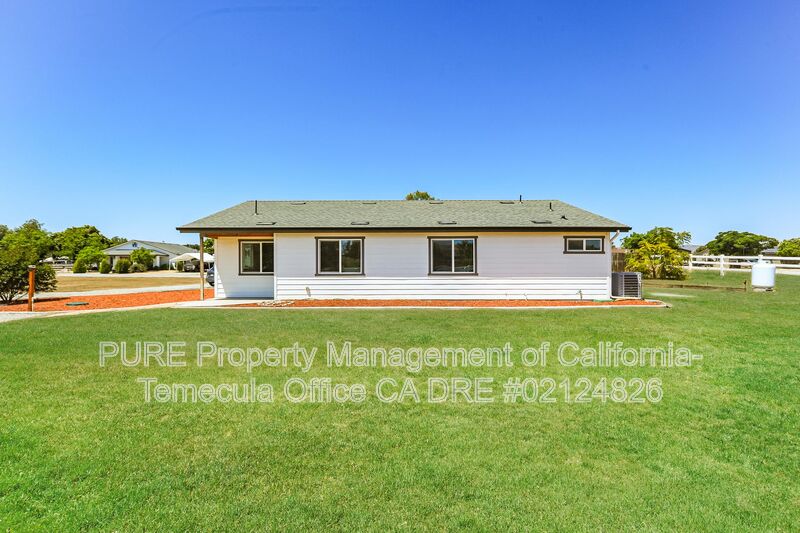 Winchester House: 32330 Shrimp Ln