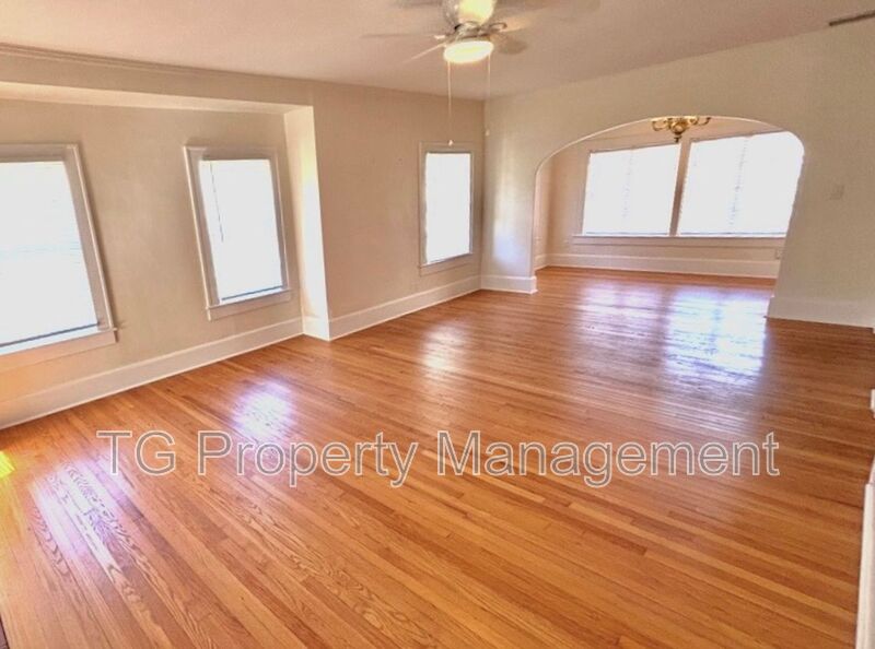 Jacksonville House: 3522 Pine Street