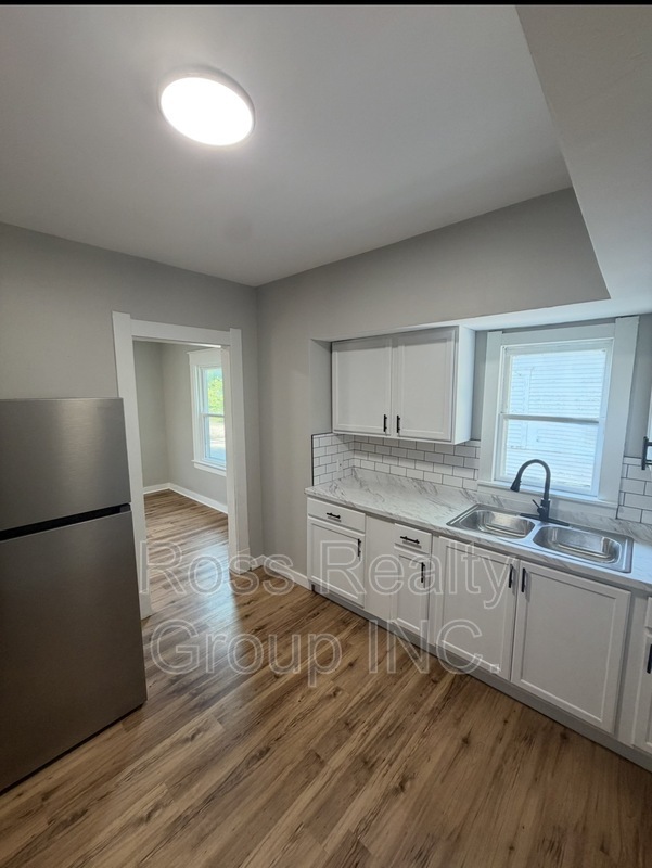 Toledo House: 445 Hiett