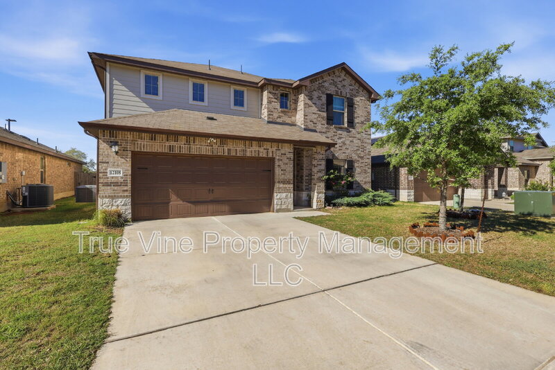 San Antonio House: 12108 Icon Ridge