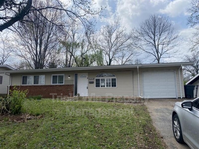 Florissant House: 2460 Saint Catherine Street