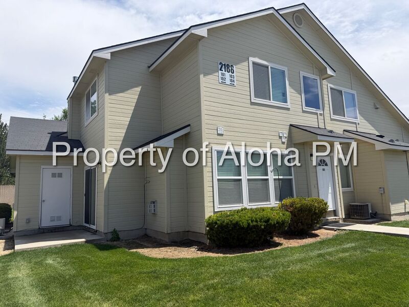 Nampa House: 2188 Lexis Lane