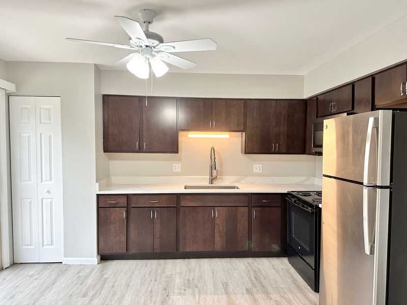 Montgomery Townhome: 2028 Kevin Dr