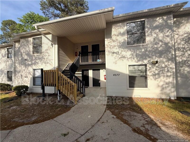 Hope Mills House: 4071 Professional Dr