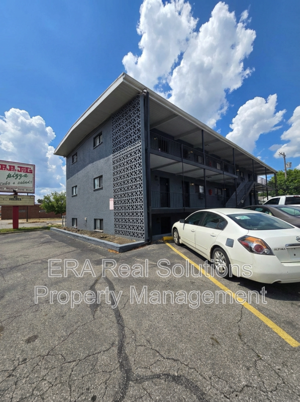 Columbus Condo: 2958 Sullivant ave