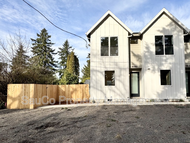 Portland Condo: 4381 Southeast Tolman Street - 1